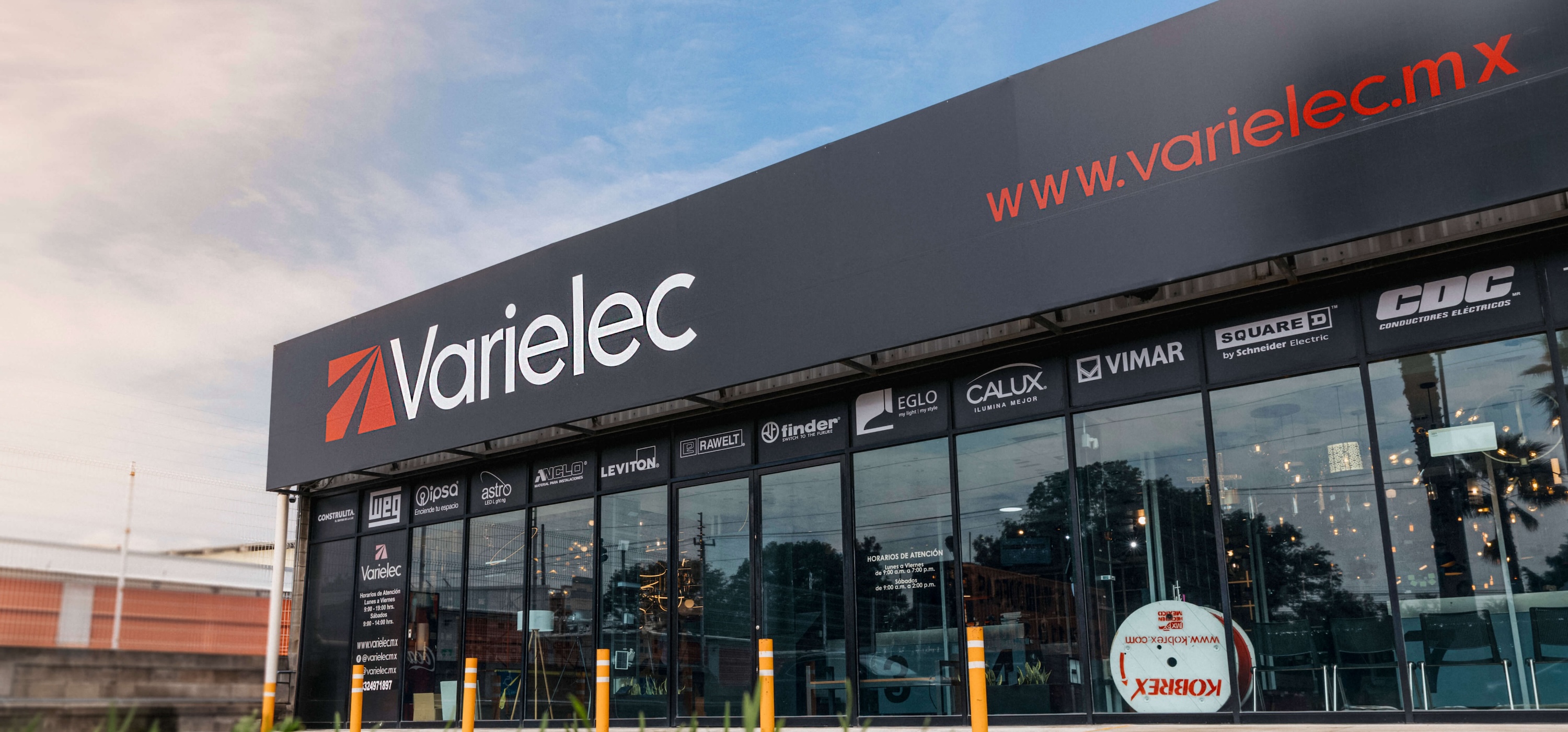 Varielec, vanguardia en iluminacion y material eléctrico.